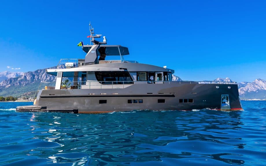 Bering 70 yacht side view